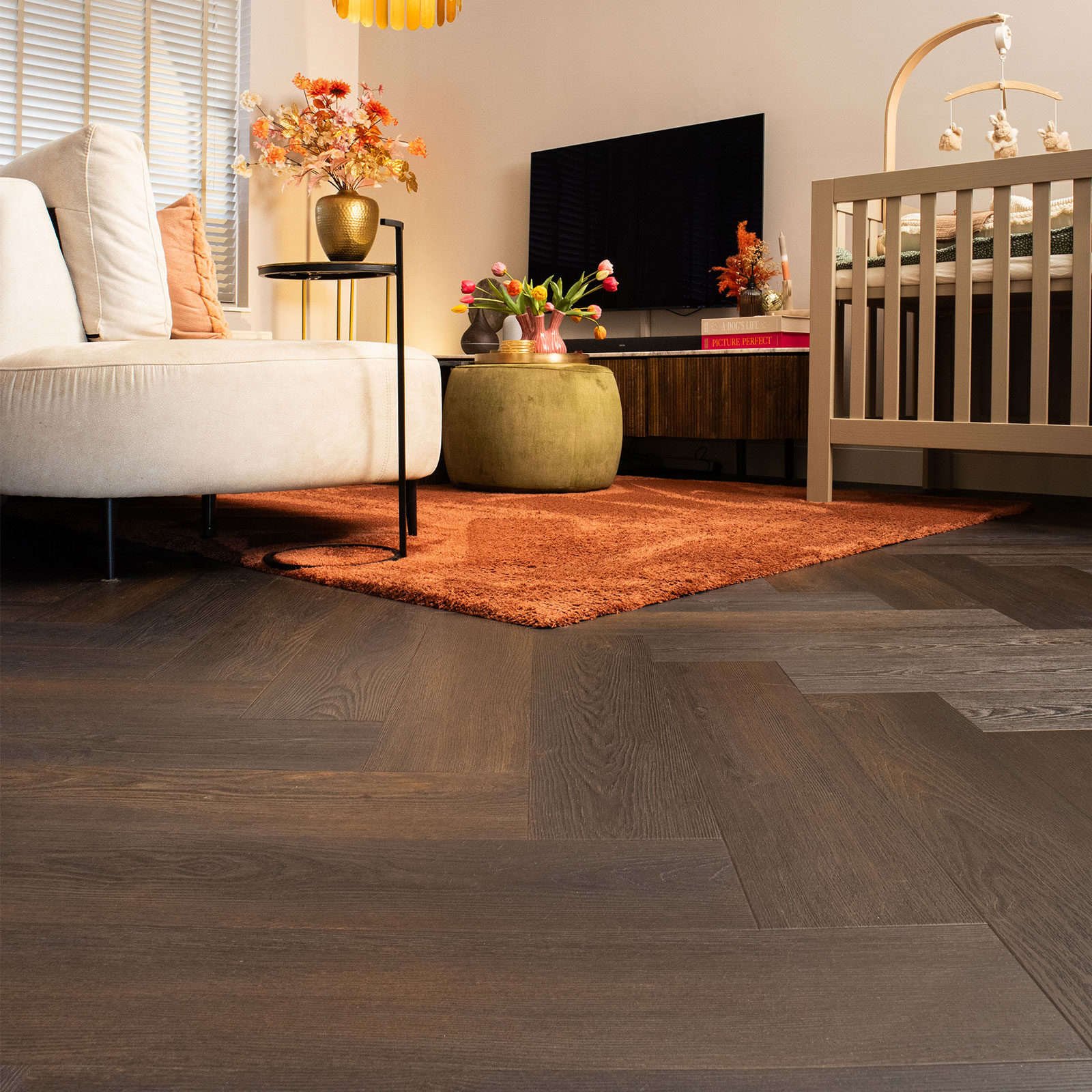 lv4540-1-1600×0-c-default