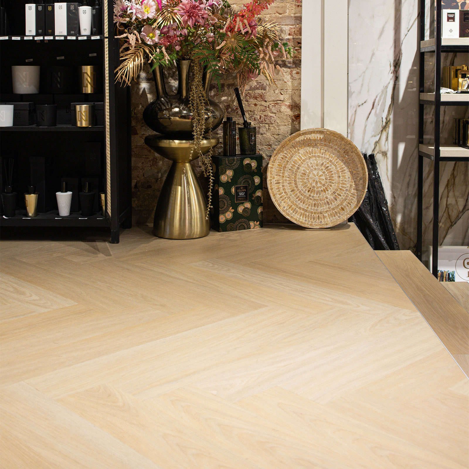 lw7810-3-1-1600×0-c-default