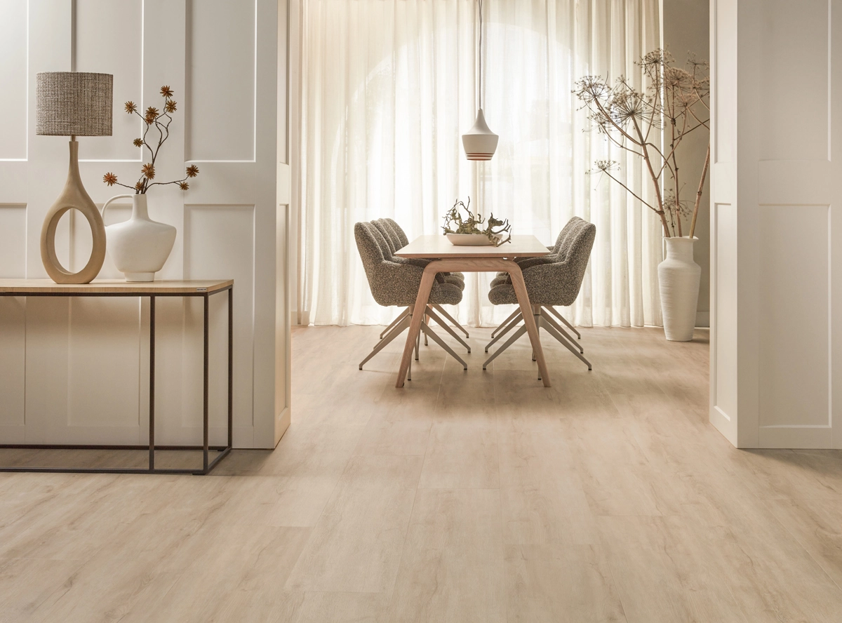 landhuis_click_pvc_creme_eik_atmospheric.webp