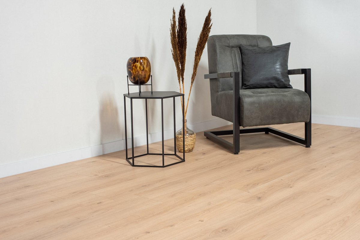 hybride_laminaat_steden_oss_onbehandeld_eiken_atmospheric.jpg